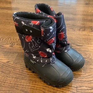 Tundra Teddy Football Print Kids Snow Boots
